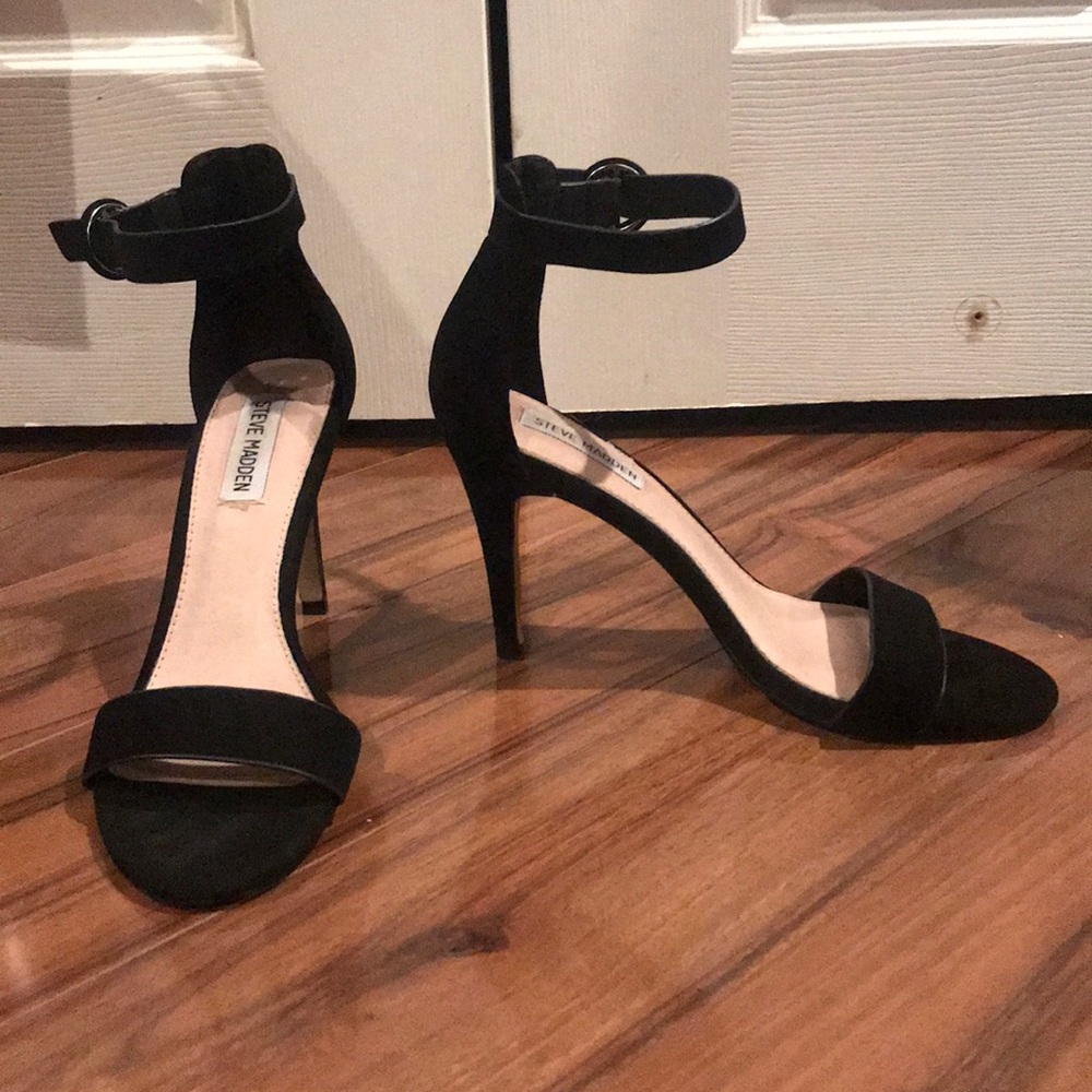 Steve Madden Born heel, size 7.